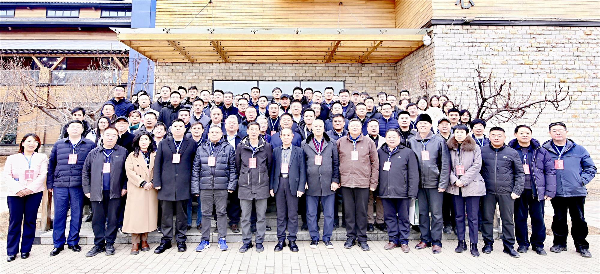 冀裝協(xié)三屆四次理事會(huì)暨常務(wù)理事會(huì)召開(kāi)，常宏榮獲多項(xiàng)獎(jiǎng)項(xiàng)